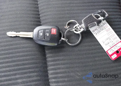 2018 Toyota Rav4 Le из США, поврежденный, VIN JTMBFREV0JJ744631